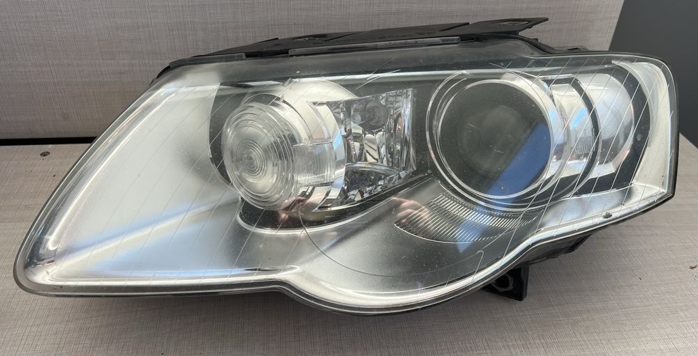 Фарове Bi-Xenon VW Passat B6