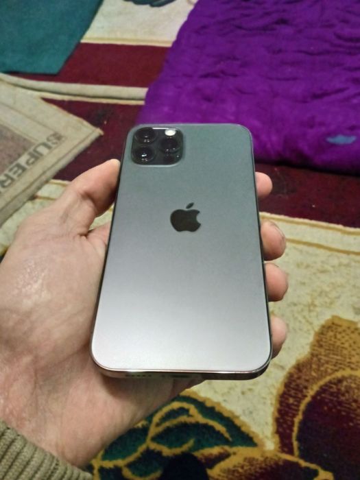 Iphone 12 pro idealni