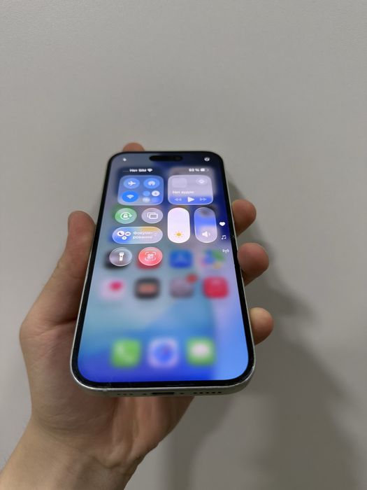 iPhone 15.