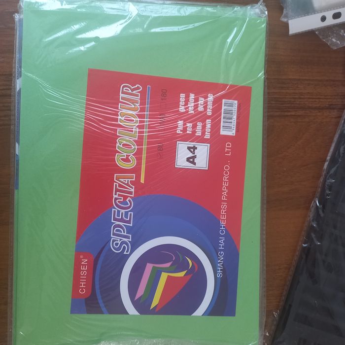 Продам папки новые