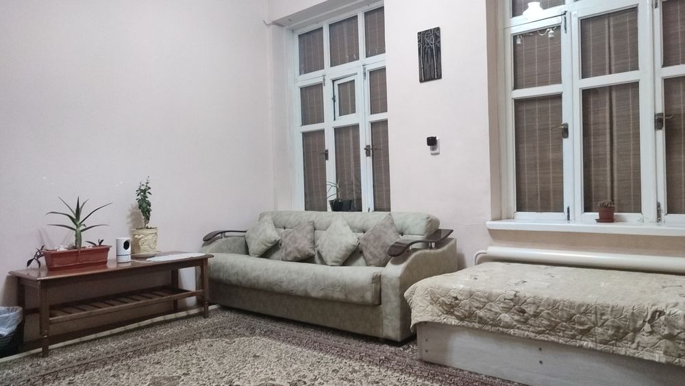 Мехмонхона. Чор-Минорга атиги 100 метр. Масофа.