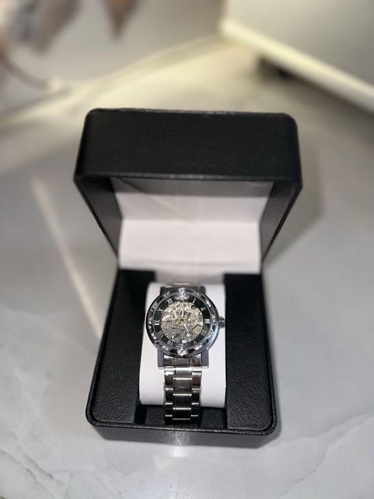 Мъжки стилен часовник WINNER - елегантност и престиж