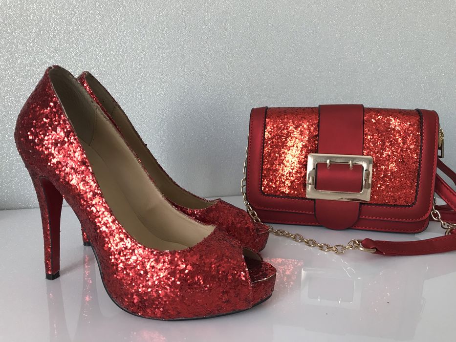 Туфли красные серебристые 37 размер