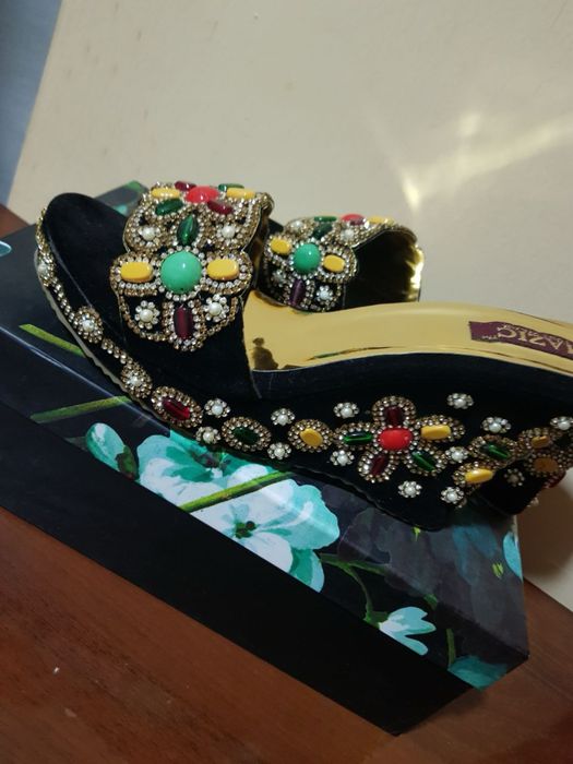 обув Нарядный тапочка