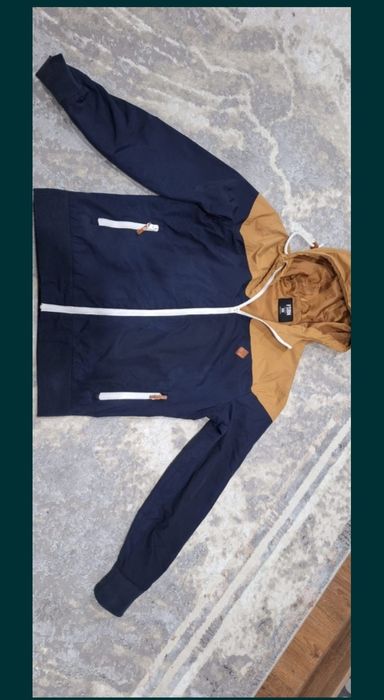 Продам куртку осень-весна