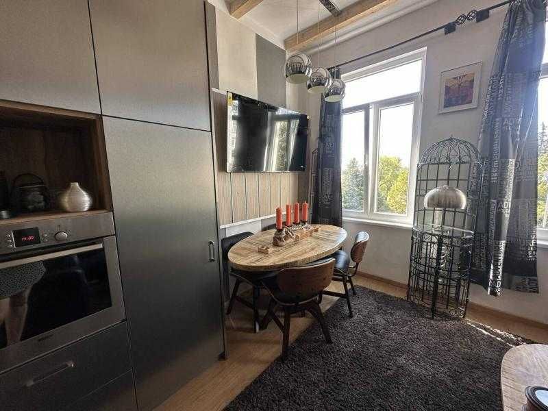 Дава се под наем Двустаен апартамент в Бургас, Център - 43 кв.м за 612 € - Снимка #3
