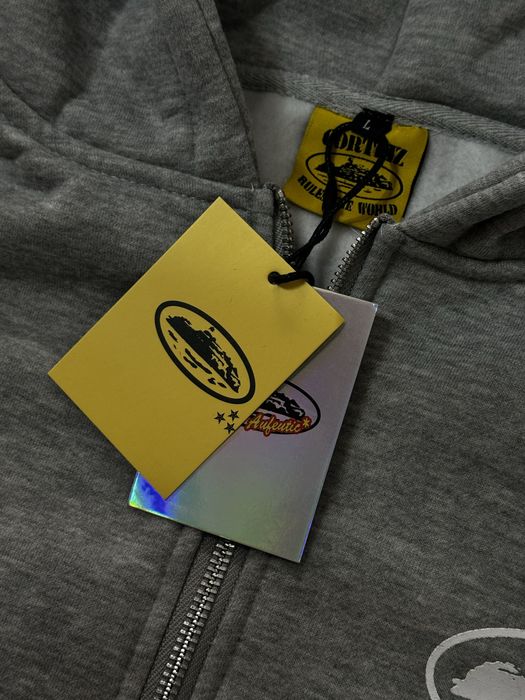 Одежды разных брендов