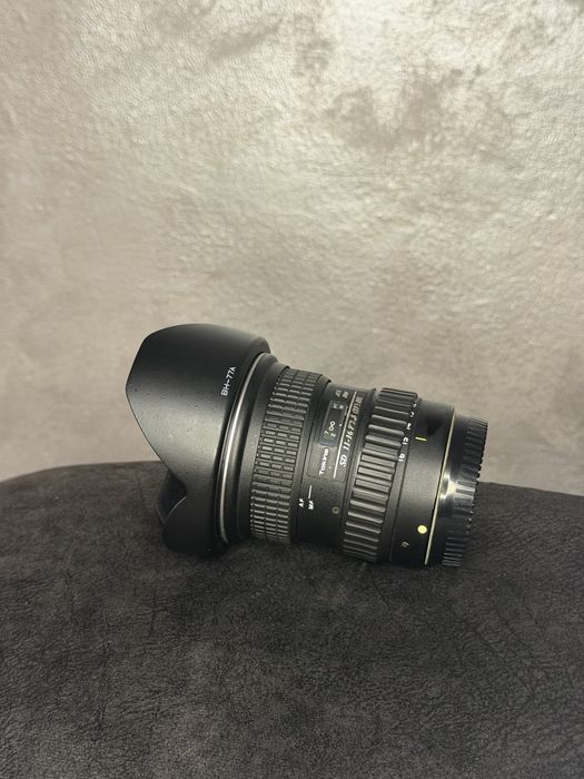 Canon 600D + obiectiv 50 mm + obiectiv mare cadou.