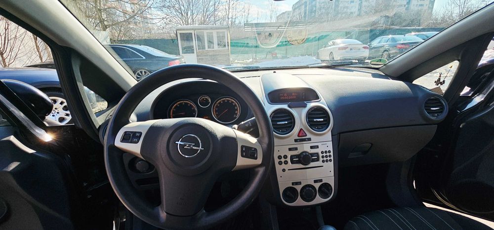 Opel Corsa 1,2 benzină