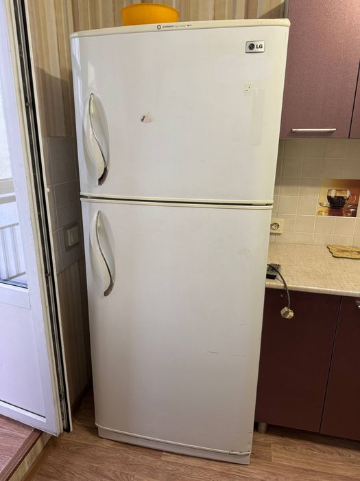 Холодильник б/у в хорошем сост 30000