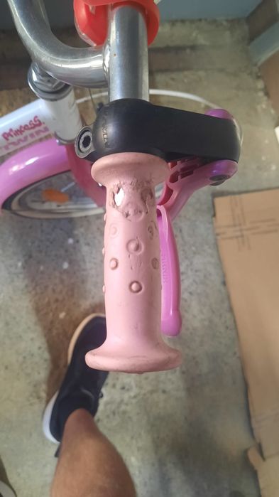 Bicicleta cu roti ajutatoare