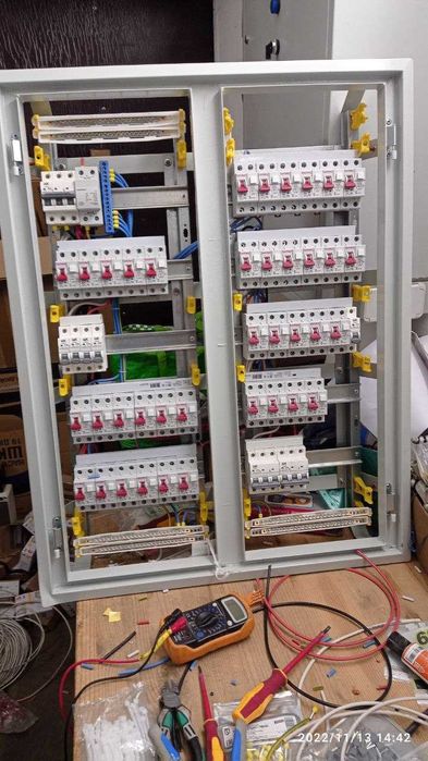 электромонтажник