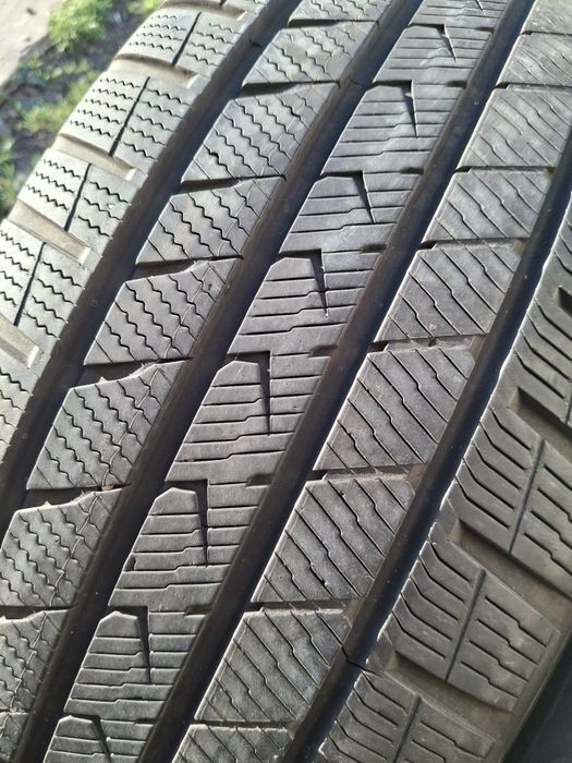 2 Anvelope de iarnă  255 55 r20 Vredestein
