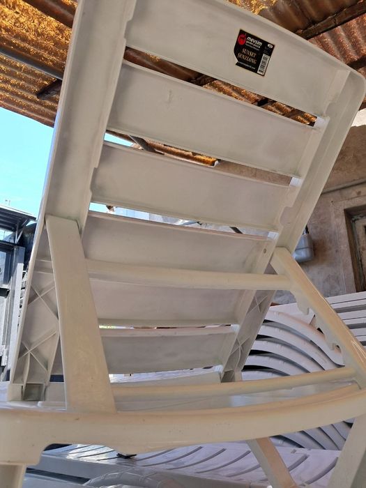 Лежак Шезлонг для бассейна