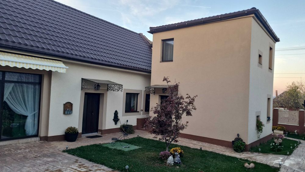 Casa renovata modern la doar 45 km de Arad