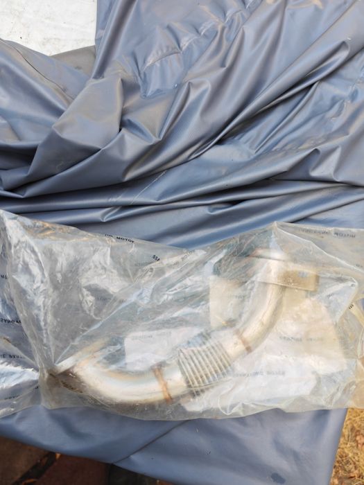 Ansamblu de țeavă EGR - dreapta) originală SsangYong Motor, cu codul p