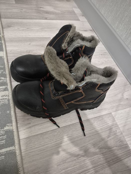 Продам спец ботинки зима, натуральный мех