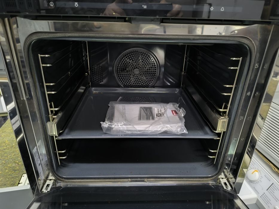 Фурна Miele H 6160 BP с функция пара -Пиролиза.