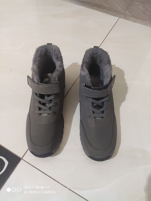 Продам мужские зимние ботинки 46/47 размер