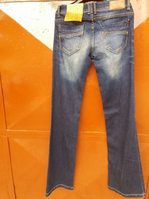 Pull&Bear blugi  evazați , nr.34