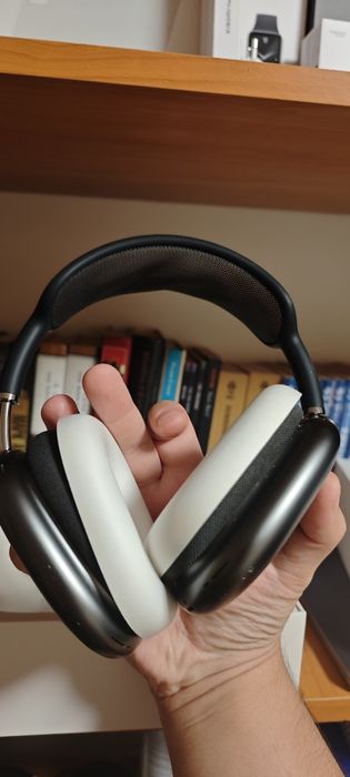 Продам наушники Apple Airpods Max