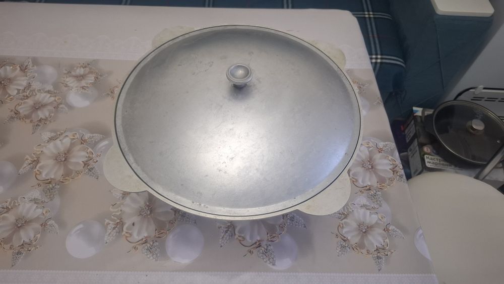 Срочно продам казан 10л