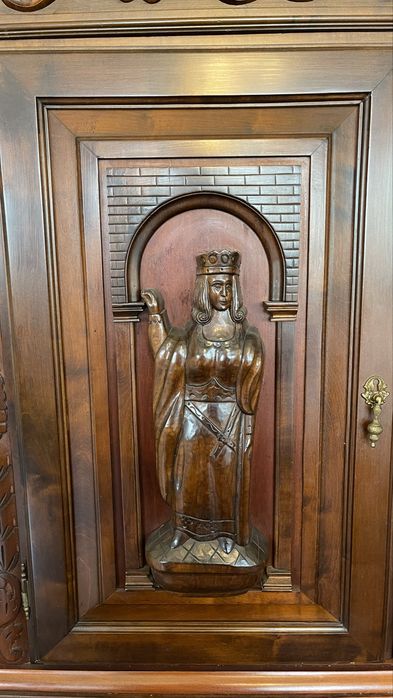 Mobila clasica din lemn masiv