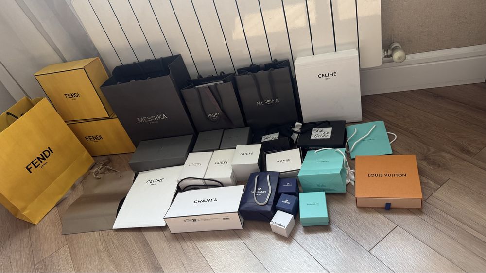 Брендовые пакеты и боксы для