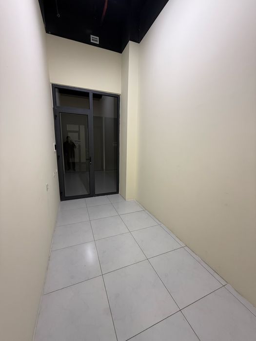 ИБН СИНО  БЕЛТЕПАДА  ОФИС ва Склад учун 9 кв Докон АРЕНДАГА Берилади