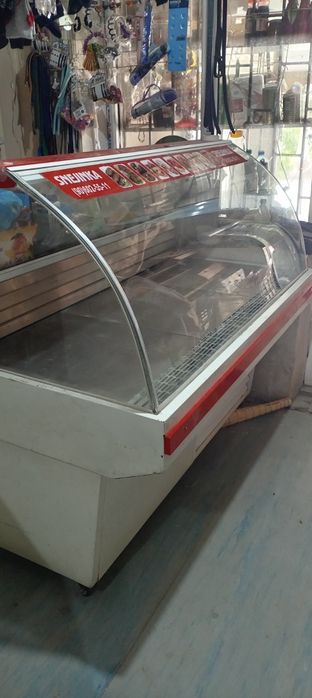 Витрина холодилник