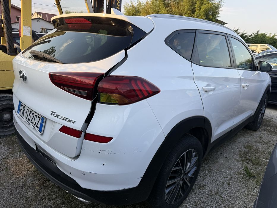 Hyndai Tukson 1.6 CRDI на части