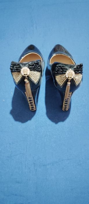 Туфли сотилади Продаётся туфли