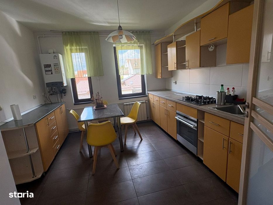 Apartament 3 camere ,zona Centrala