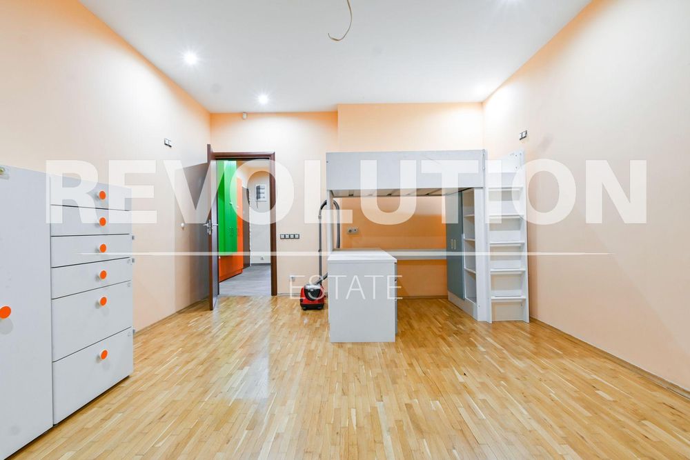 Продава се Четиристаен апартамент в София, Център - 199 кв.м за 3332 €/кв.м - Снимка #9