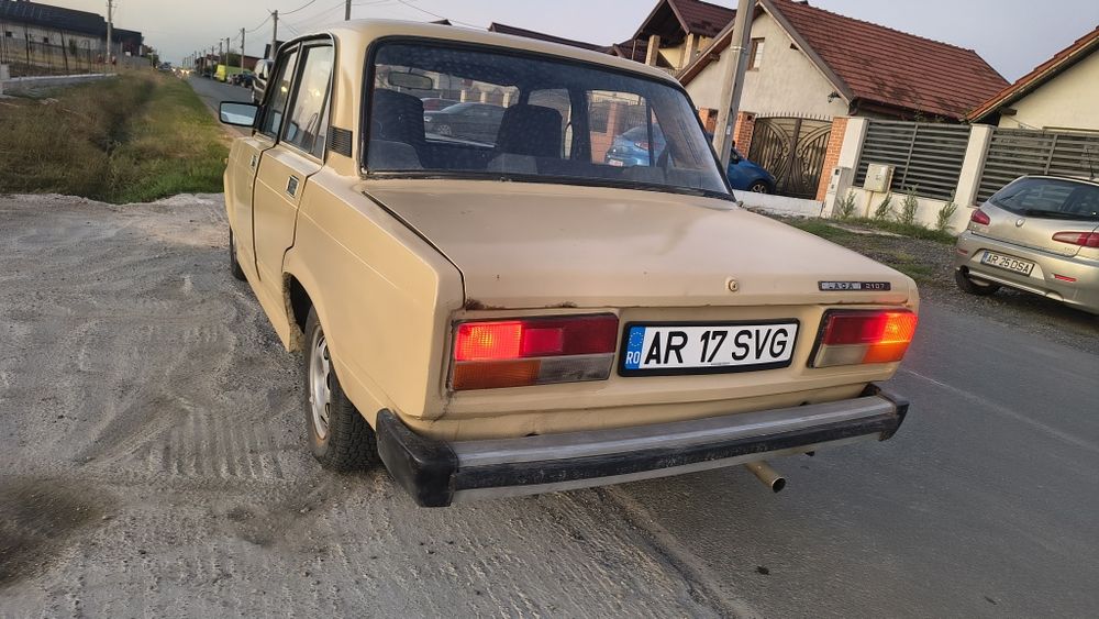 Vând Lada 2107 ,1500 cm3 . 2900 euro