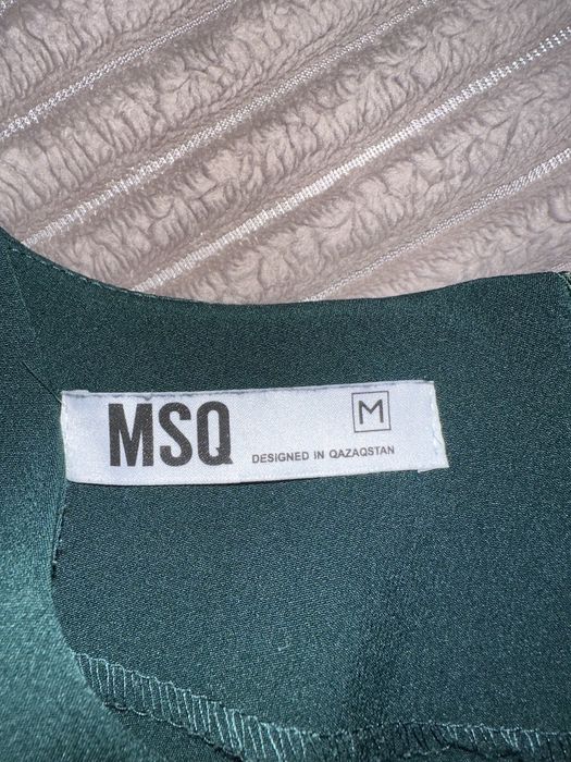 Изумрудное платье MSQ