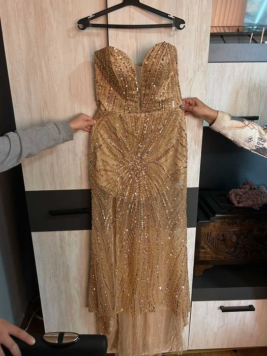 Бална рокля официална