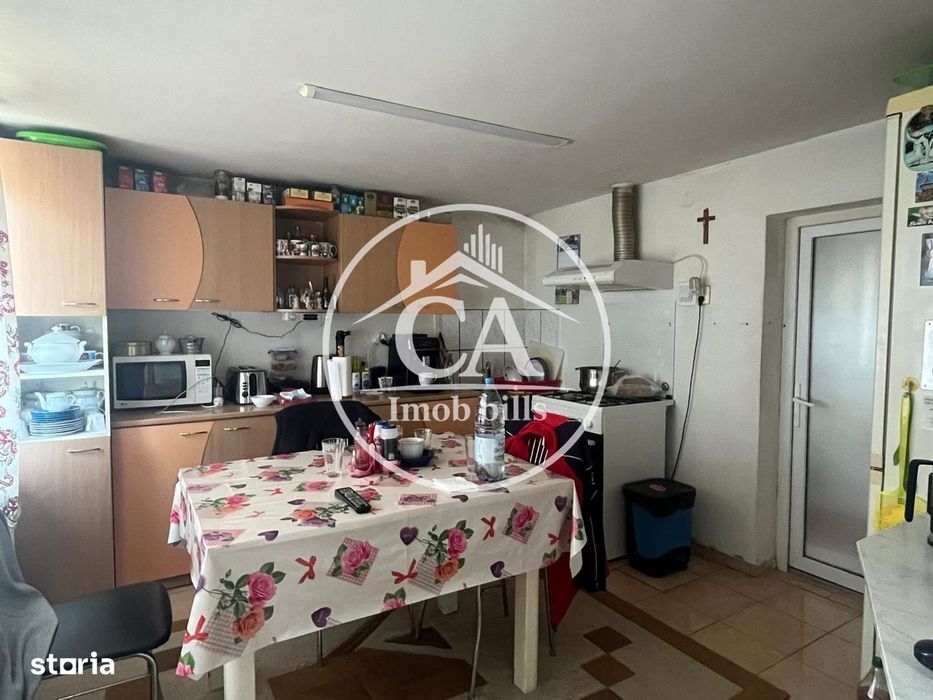 Casă de vânzare cu 5 camere în Cihei, Bihor