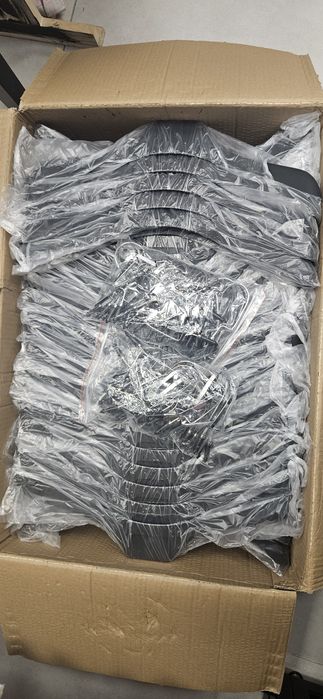 Закачалки за дрехи с храмови държачи