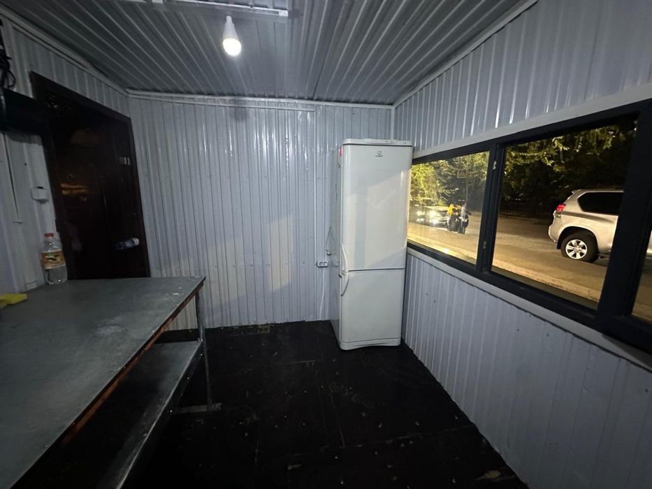 Продам киоск с холодильником