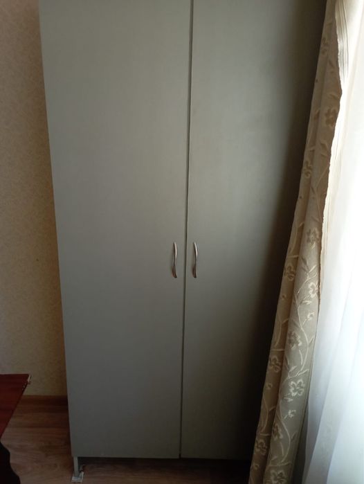 Продам шкаф с полочками
