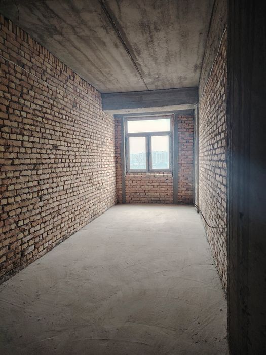 Квартира сотилади 169 кв с мансардом