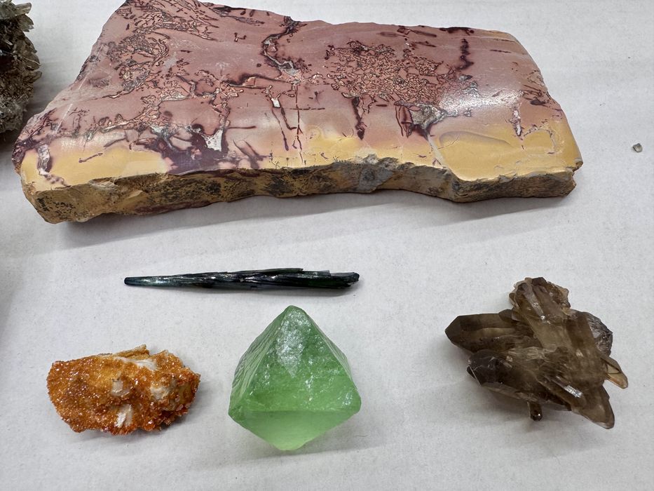 Колекция от 7 Минерала- Кварц,Флуорит,Мокаит,Вивианит,Септария,Галенит