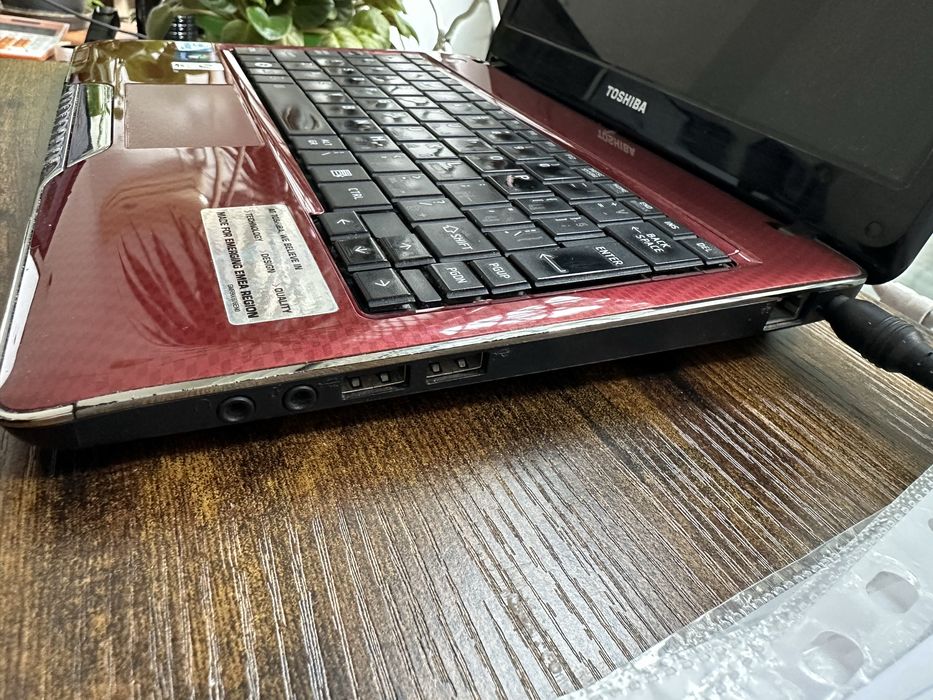 Лаптоп Toshiba Satellite T110 10N