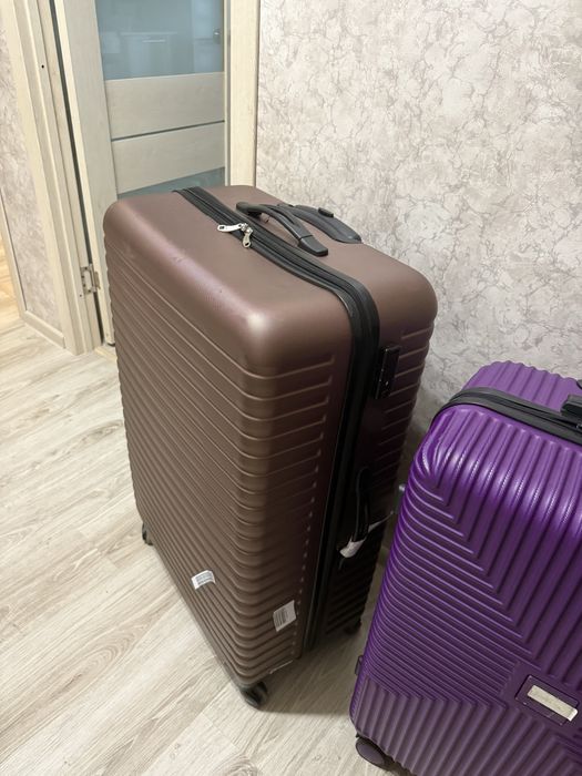 Продам чемоданы, большие