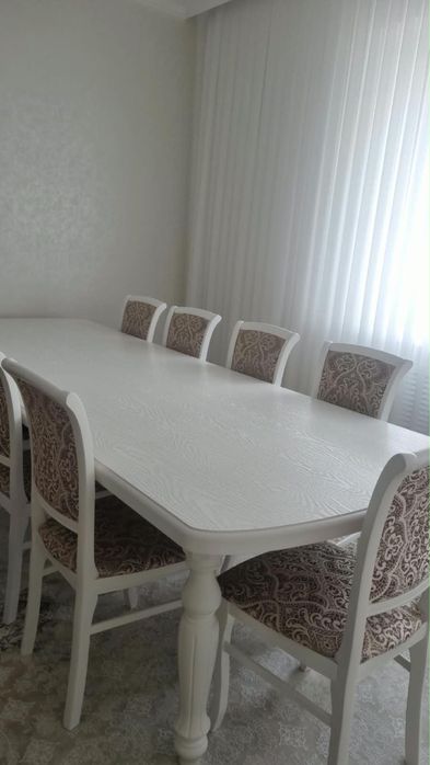 стол для гостиной