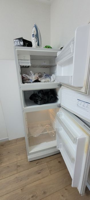 Холодильник бытовой LG