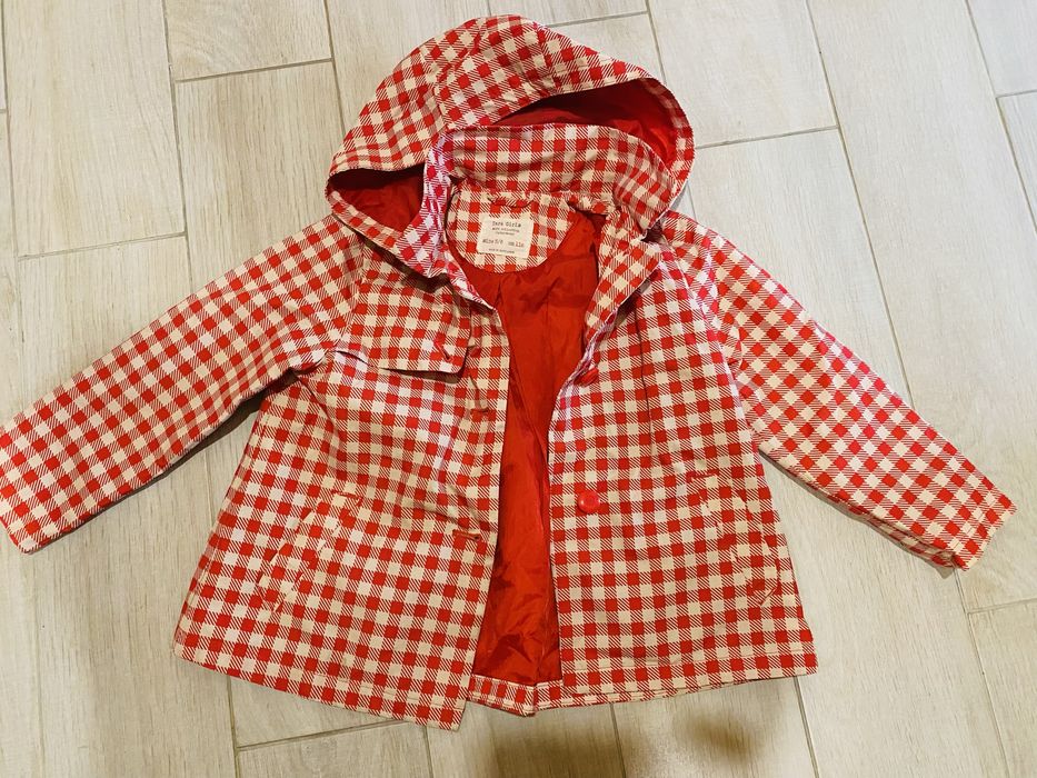 Якенце на Zara непромокаемо