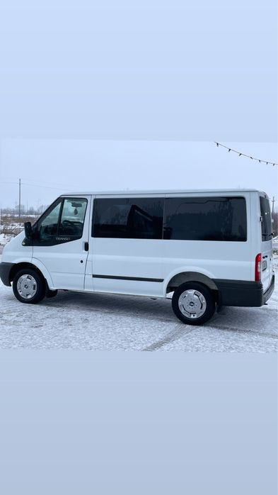 De vanzare ford transit 8+1 2013 curat