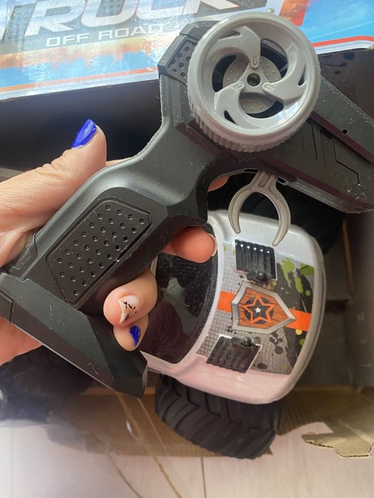 Нова играчка джип